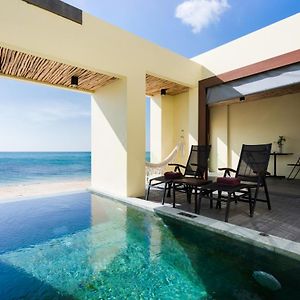 Villa au Bord de la Mer